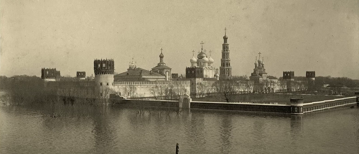 Novodevichy-Convent-during-the-flood-of-1908.png
