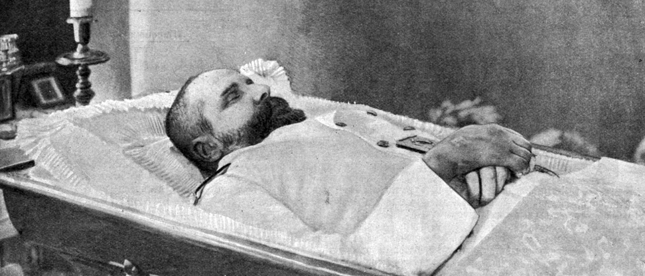 Stolypin-in-a-coffin.jpg