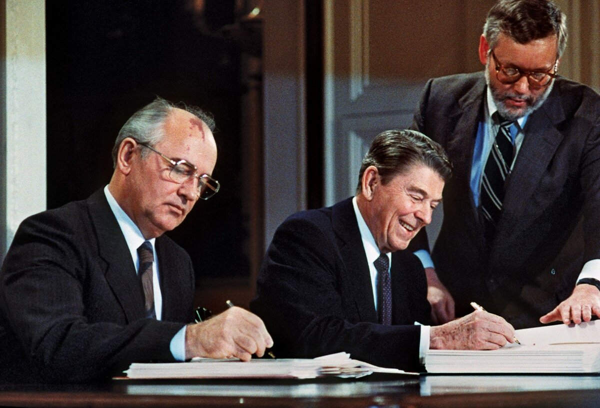 Gorbachev and Reagan