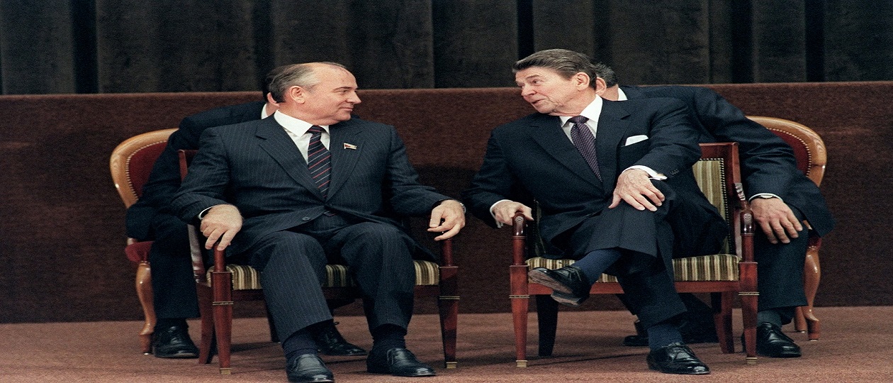 Mikhail-Gorbachev-and-Ronald-Reagan.jpg