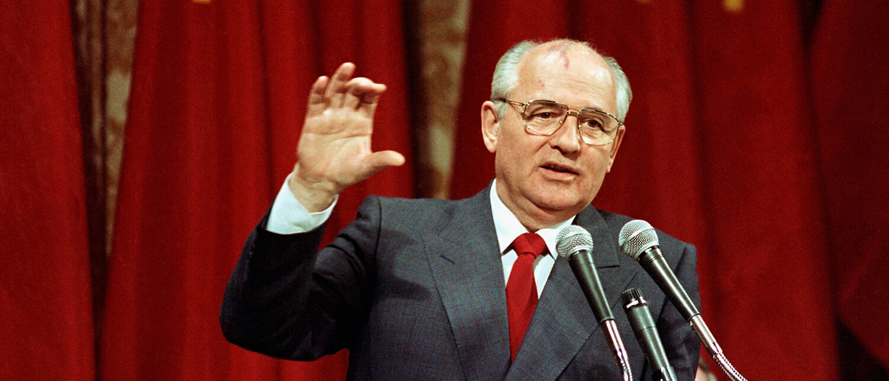 Gorbachev-red-flag.jpg