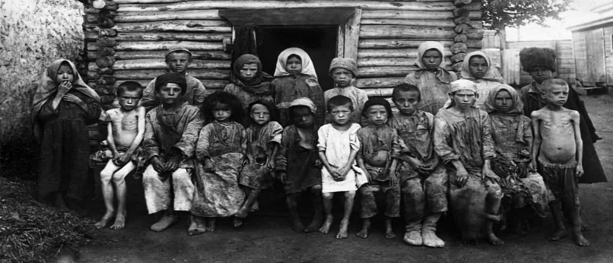 Famine-in-the-Volga-region-in-1921.jpg