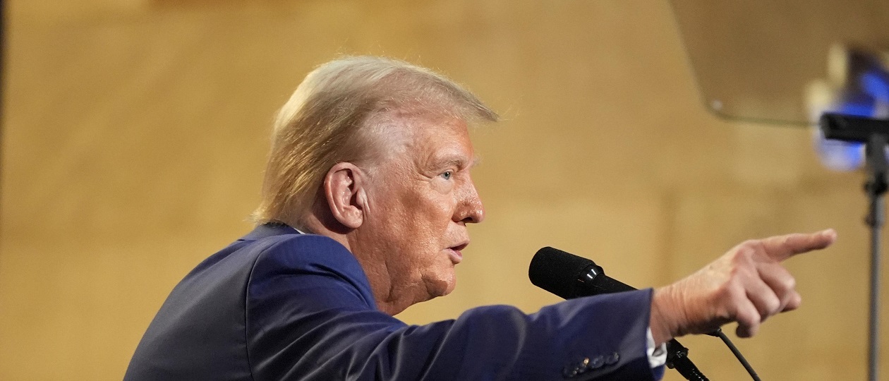 Trump-finger.jpg