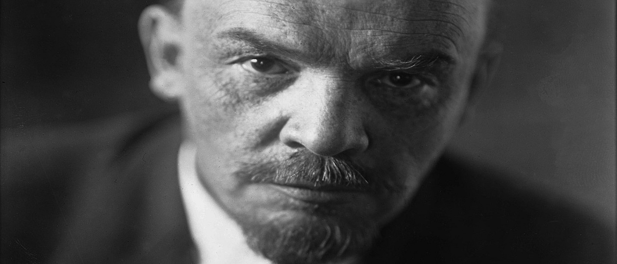 Vladimir-Lenin-in-July-1920.jpg